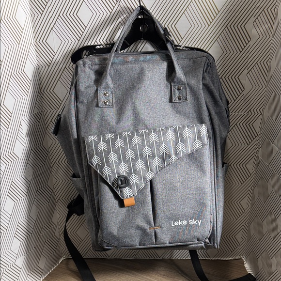 Leke Sky laptop backpack gray in excellent condition. Adjustable straps large - Picture 1 of 16
